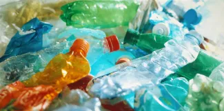 Plasty z obcí (a těla) ven